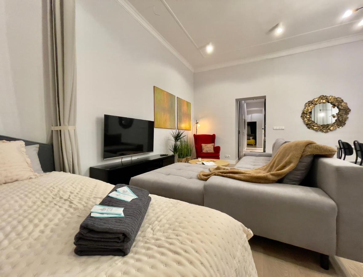 Spacious Apart In The Center- Main Square 300M Breslavia Esterno foto