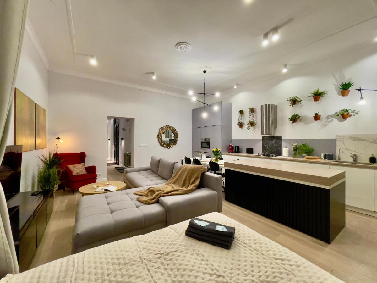 Spacious Apart In The Center- Main Square 300M Breslavia Esterno foto