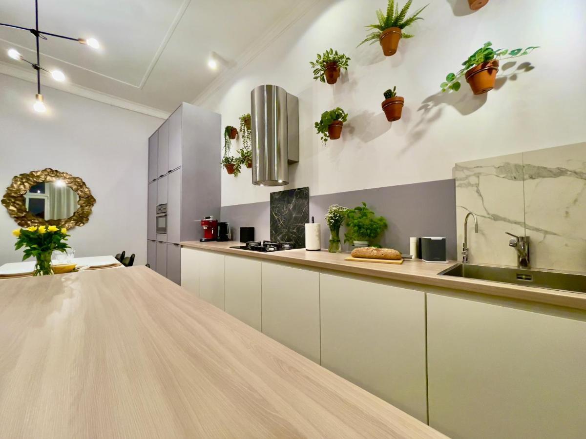 Spacious Apart In The Center- Main Square 300M Breslavia Esterno foto