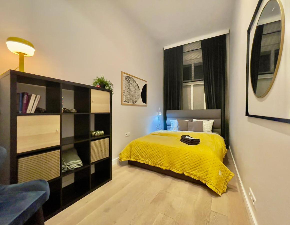 Spacious Apart In The Center- Main Square 300M Breslavia Esterno foto
